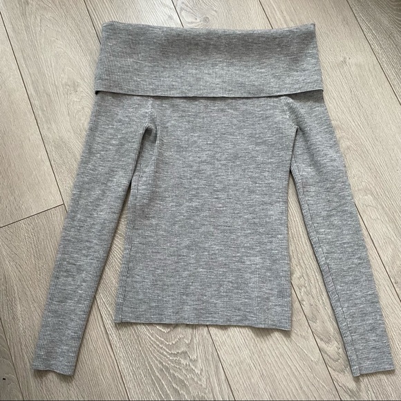 Wilfred Off-The-Shoulder Sweater - Picture 2 of 4